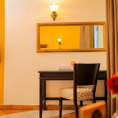 Colosseum Boutique Hotel & Spa Dar es Salaam Eksteriør billede