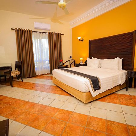Colosseum Boutique Hotel & Spa Dar es Salaam Eksteriør billede